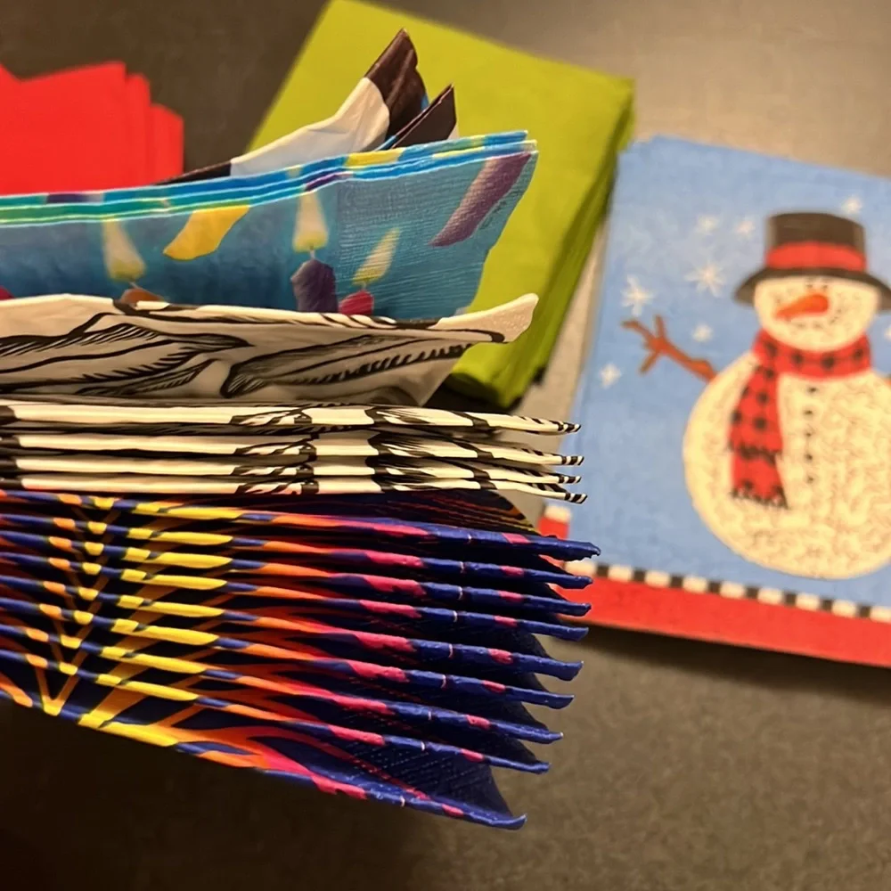 💝 10/$10 💝 83 Assorted Colorful Napkins